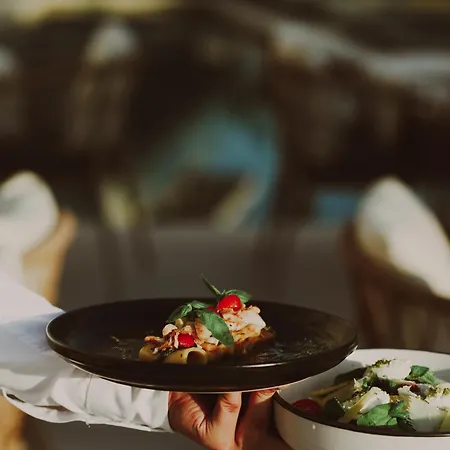 Avenue Hotell Ksamil