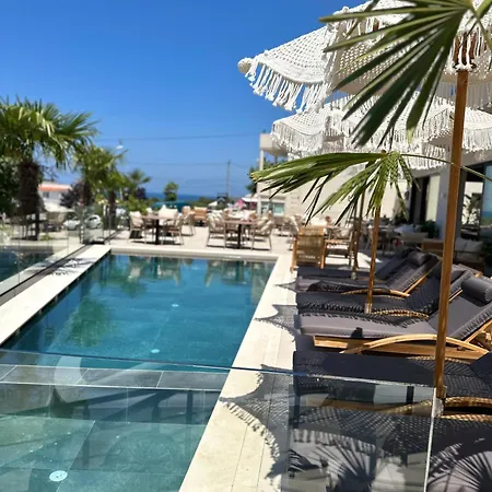 Avenue Hotel 4*