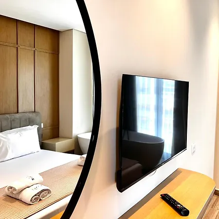 Avenue 4* Εξαμίλιο