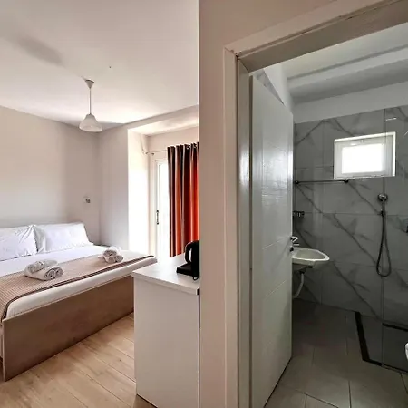Avenue Hotel